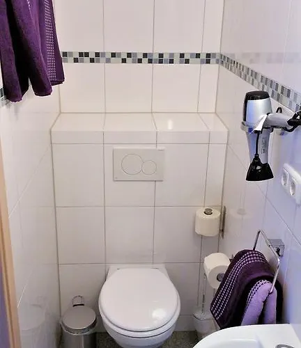 ホテル Haus Zum Schlosspark 3*