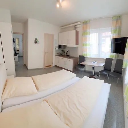 Haus Zum Schlosspark Szálloda 3*
