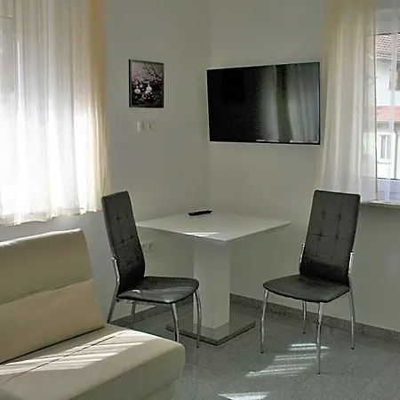 Haus Zum Schlosspark Hotel 3*