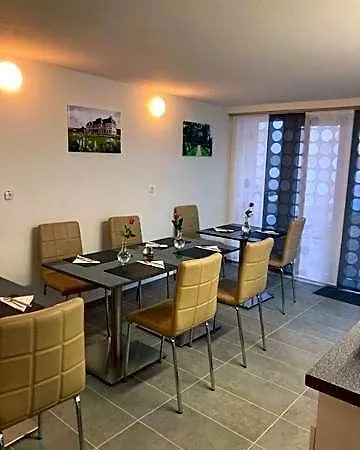 Haus Zum Schlosspark Hotel 3*